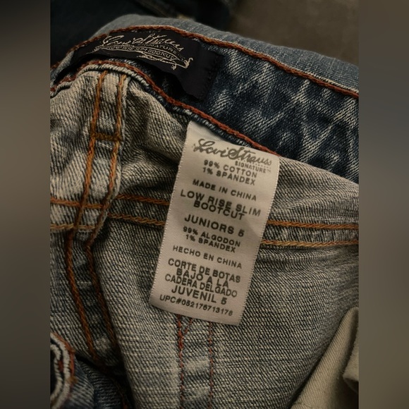 Levi's - Picture 4 of 4